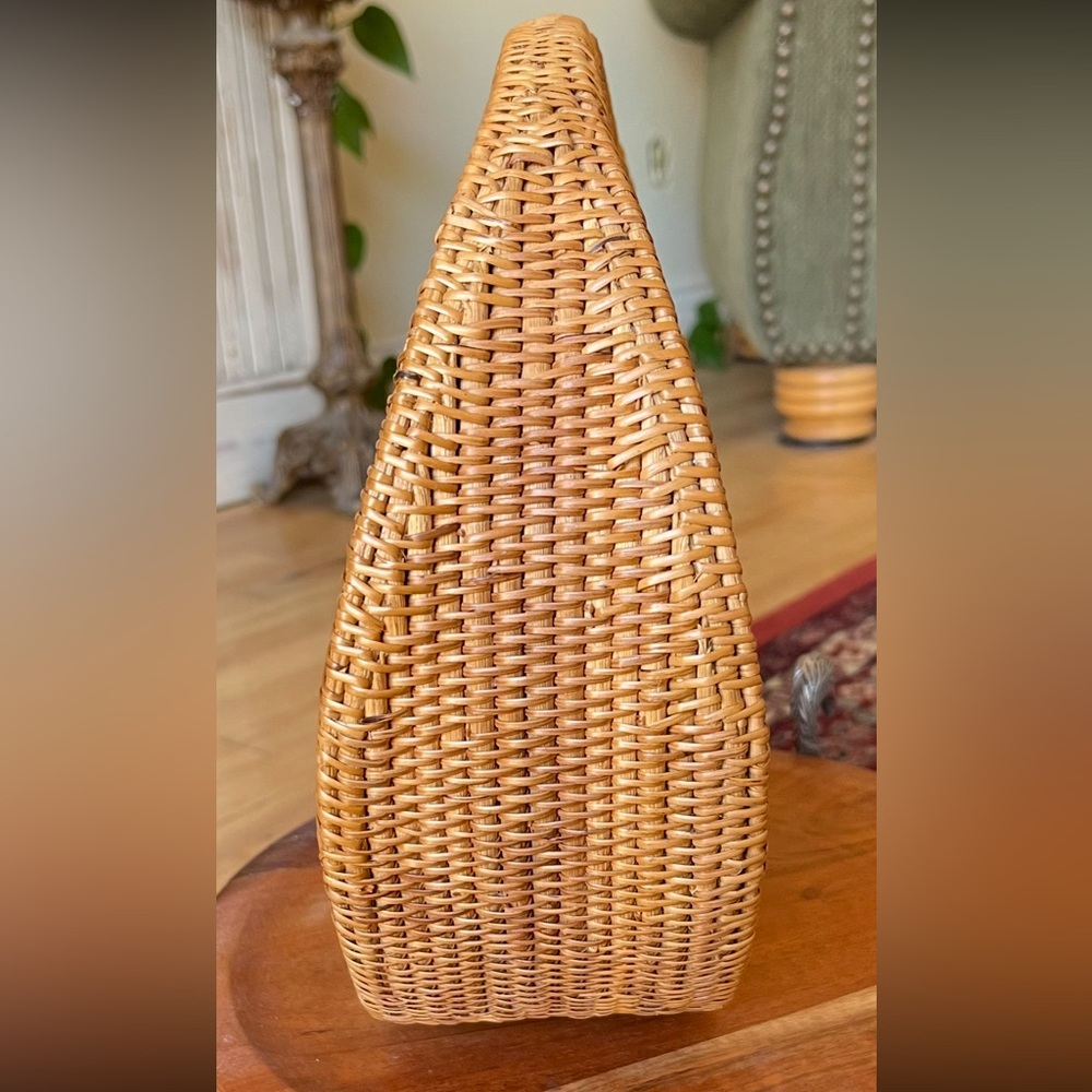 AQUA (?) Via Bloomingdale’s Wicker Rattan Purse Drawstring *Flower Not Included - Picture 5 of 11